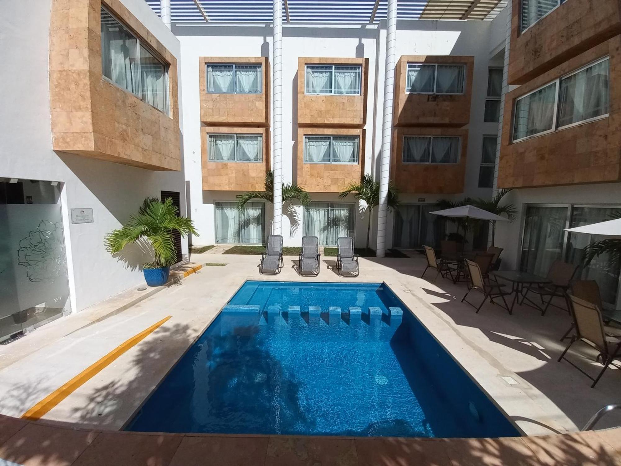 Hotel Villas Segovia Suites Playa Del Carmen Ngoại thất bức ảnh